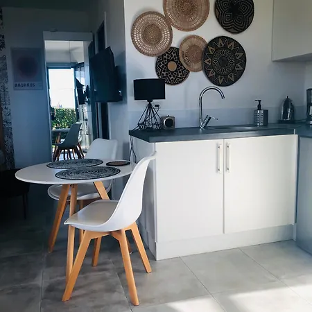 Appartement Bel Air Studios-terrasse Couverte-jardinet-vue Pont De Normandie-parking Privé Honfleur