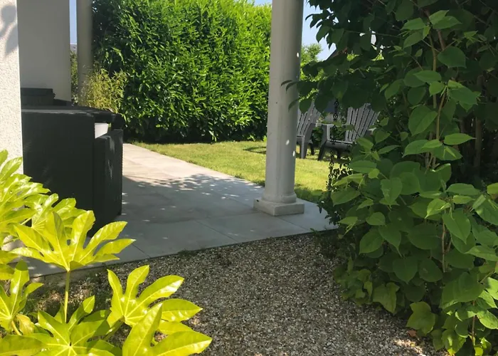 Bel Air Studios-terrasse Couverte-jardinet-vue Pont De Normandie-parking Prive