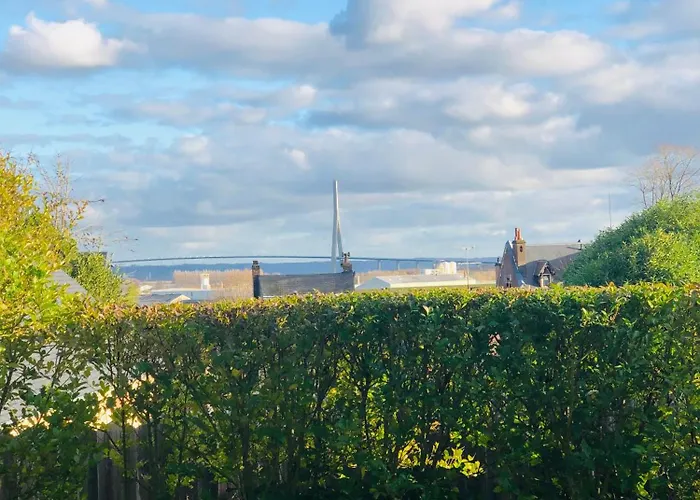 아파트 Bel Air Studios-terrasse Couverte-jardinet-vue Pont De Normandie-parking Prive 옹플뢰르