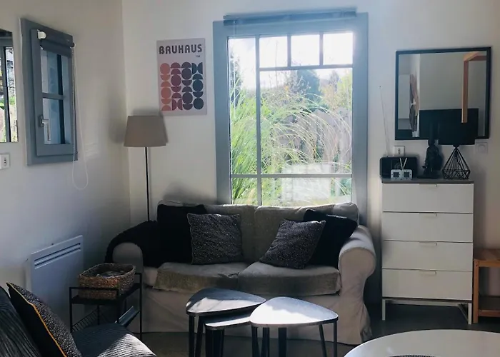 Bel Air Studios-terrasse Couverte-jardinet-vue Pont De Normandie-parking Prive 아파트 *