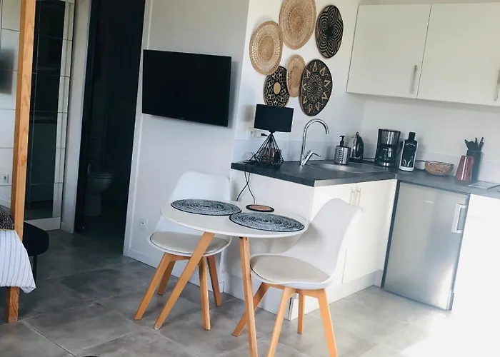 Appartamento Bel Air Studios-terrasse Couverte-jardinet-vue Pont De Normandie-parking Privé Honfleur