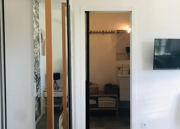 Bel Air Studios-terrasse Couverte-jardinet-vue Pont De Normandie-parking Prive *