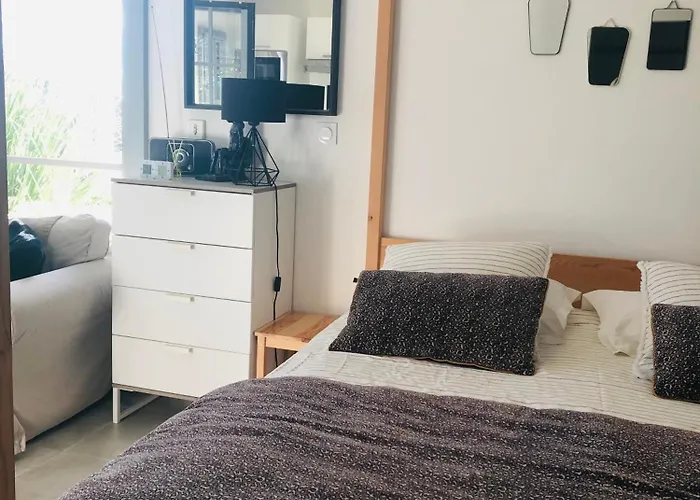 Bel Air Studios-terrasse Couverte-jardinet-vue Pont De Normandie-parking Privé Appartamento