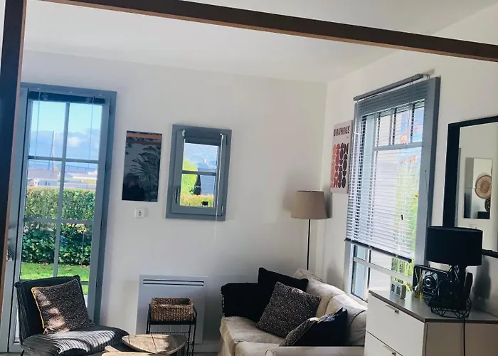 Bel Air Studios-terrasse Couverte-jardinet-vue Pont De Normandie-parking Prive 옹플뢰르