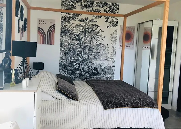 Bel Air Studios-terrasse Couverte-jardinet-vue Pont De Normandie-parking Privé