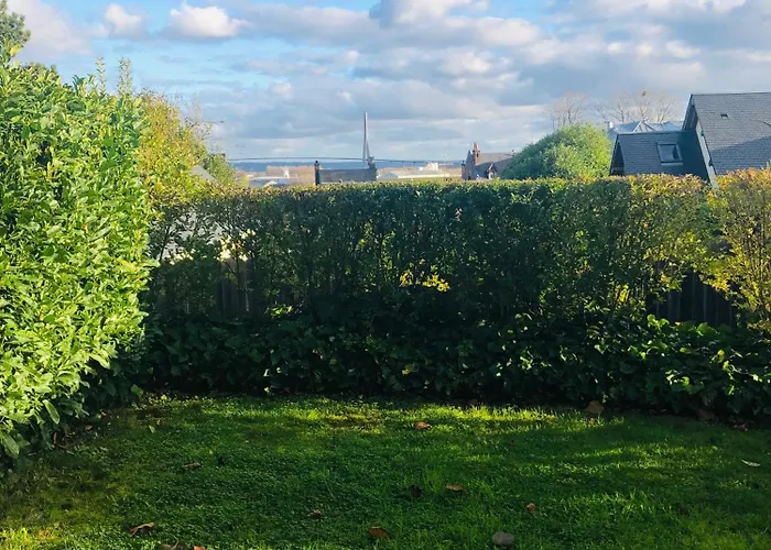 Bel Air Studios-terrasse Couverte-jardinet-vue Pont De Normandie-parking Prive 아파트 *